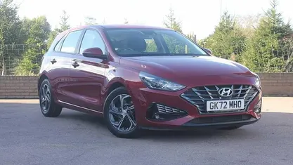 Red Used 2022 Hyundai i30 SE Hatchback | £13,499 (Fair price)