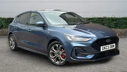 Gebraucht Ford Focus ST-Line 125 PS (91 kW) 2023 Blau Kleinwagen