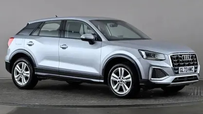 Usado Audi Q2 Sport 110 CV (80 kW) 2023 Plateado SUV