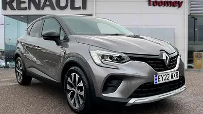 Black Used 2022 Renault Captur LIMITED SUV | £13,625 (Fair price)