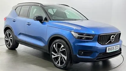 Begagnad Volvo XC40 R-Design Pro 190 HK (139 kW) 2020 Blå SUV