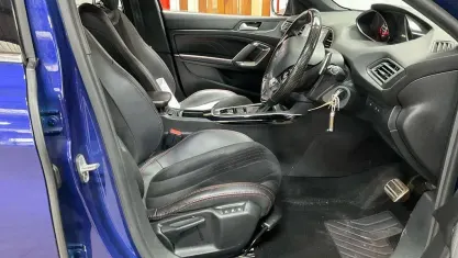 Used Peugeot 308 GT-line 131 HP (96 kW) 2015 Blue Hatchback