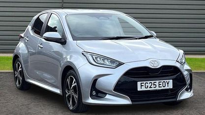 Gebraucht Toyota Yaris Hybrid Design 116 PS (85 kW) 2026 Kleinwagen