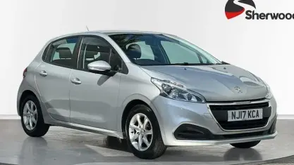 Used Peugeot 208 Active 68 HP (50 kW) 2017 Silver Hatchback