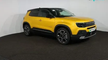 Begagnad Jeep Avenger Summit 114 kW (156 HK) 2024 Gul SUV