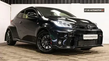 Usado Toyota Yaris 261 CV (191 kW) 2020 Negro Utilitario