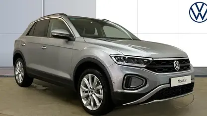 Usado VW T-Roc Match 150 HP (110 kW) 2025 SUV
