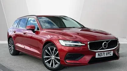 Usado Volvo V60 Momentum 197 HP (144 kW) 2021 Carrinha