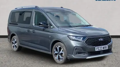 Używany Ford Tourneo Active 122 KM (89 kW) 2023 Szary Kombi