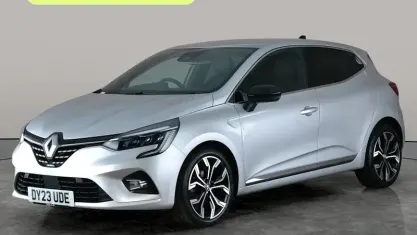 Used Renault Clio Techno 90 HP (66 kW) 2023 Silver Hatchback