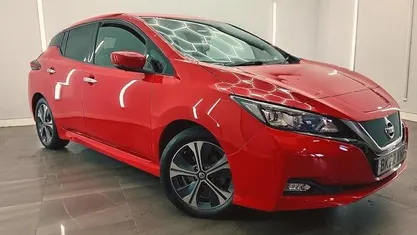 Used Nissan Leaf Tekna 110 kW (150 HP) 2022 Red Hatchback