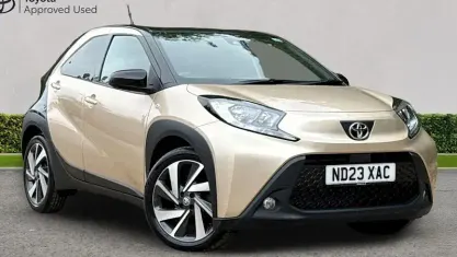 Used Toyota Aygo X 72 HP (52 kW) 2023 Ginger beige bitone SUV