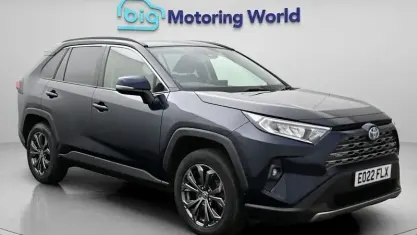 Usado Toyota RAV4 Design 218 HP (160 kW) 2025 SUV