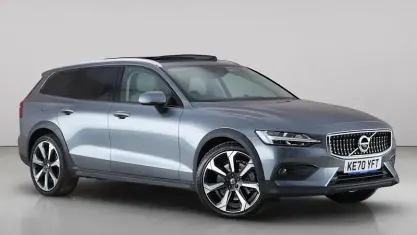 Used Volvo V60 CC 250 HP (183 kW) 2021 Estate
