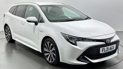 Begagnad Toyota Corolla Design 184 HK (135 kW) 2021 Vit Kombi