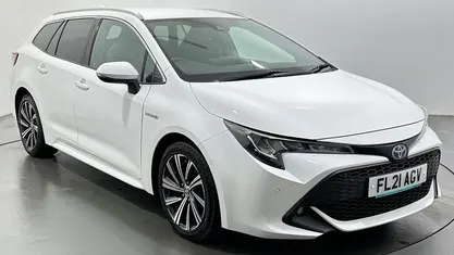 Used Toyota Corolla Design 184 HP (135 kW) 2021 White Estate