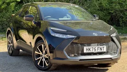 Second-hand Toyota C-HR Design 223 CP (164 kW) 2025 SUV