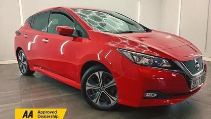 Gebraucht Nissan Leaf Tekna 110 kW (150 PS) 2022 Rot Kleinwagen