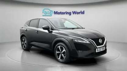 Usado Nissan Qashqai N-Connecta 140 HP (102 kW) 2022 Preto SUV
