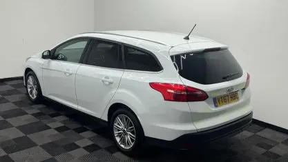Usado Ford Focus Zetec 120 HP (88 kW) 2017 Branco Carrinha