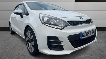 Używany Kia Rio 90 KM (66 kW) 2015 Biały Hatchback