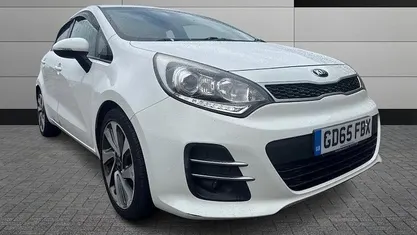 Used Kia Rio 90 HP (66 kW) 2015 White Hatchback