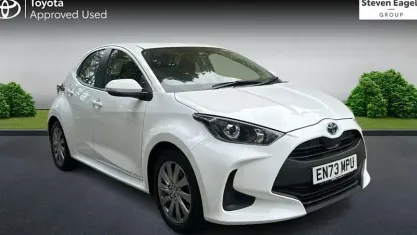 Used Toyota Yaris 116 HP (85 kW) 2024 White Hatchback