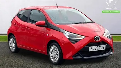 Used Toyota Aygo X-play 72 HP (52 kW) 2019 Hatchback