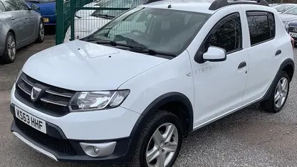 Used Dacia Sandero Lauréate 90 HP (66 kW) 2014 Hatchback