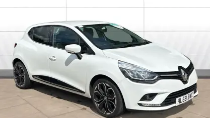 Used Renault Clio Iconic 90 HP (66 kW) 2019 White Hatchback