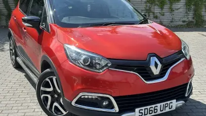 Used Renault Captur Signature 90 HP (66 kW) 2016 Red SUV
