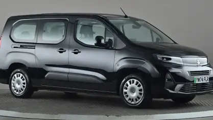 Used Vauxhall Combo Design Edition 100 kW (136 HP) 2025 Black MPV