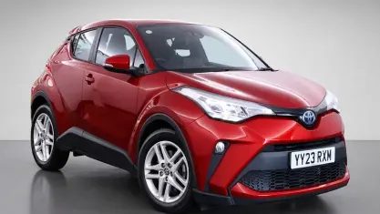 Used Toyota C-HR 122 HP (89 kW) 2023 Red SUV