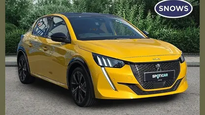 Used Peugeot 208 GT 102 HP (75 kW) 2023 Yellow Hatchback