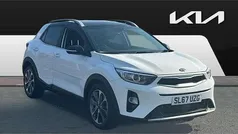 White Used 2017 Kia Stonic First Edition SUV | £10,805 (Fair price)