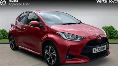 Usado Toyota Yaris Hybrid Design 116 HP (85 kW) 2026 Citadino