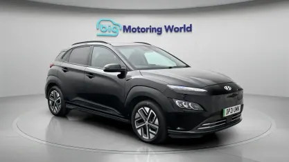 Używany Hyundai Kona Premium 100 kW (136 KM) 2021 Czarny SUV
