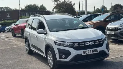 Used Dacia Jogger Expression 141 HP (103 kW) 2025 MPV