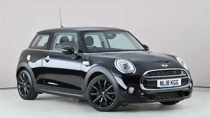 Usado Mini Cooper S Hatch 192 CV (141 kW) 2017 Negro Utilitario