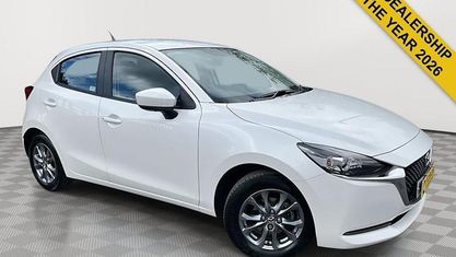 Begagnad Mazda 2 75 HK (55 kW) 2023 Vit Halvkombi