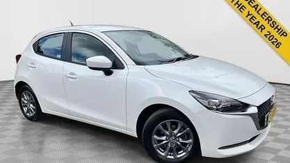 Used Mazda 2 75 HP (55 kW) 2023 White Hatchback