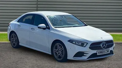 Usado Mercedes A180 AMG Line Premium 116 HP (85 kW) 2019 Branco Sedan