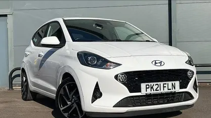 Used Hyundai i10 Premium 84 HP (61 kW) 2023 Hatchback