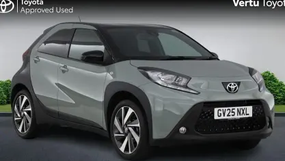Used Toyota Aygo X 72 HP (52 kW) 2025 Green SUV