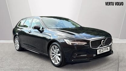 Używany Volvo V90 Momentum 197 KM (144 kW) 2021 Kombi