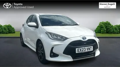 Used Toyota Yaris Design 116 HP (85 kW) 2023 White Hatchback