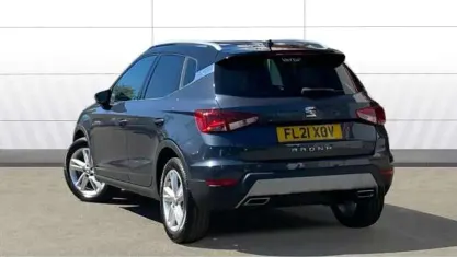 Usado Seat Arona FR 110 CV (80 kW) 2021 Gris SUV