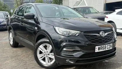 Used Vauxhall Grandland X S 131 HP (96 kW) 2018 Black SUV