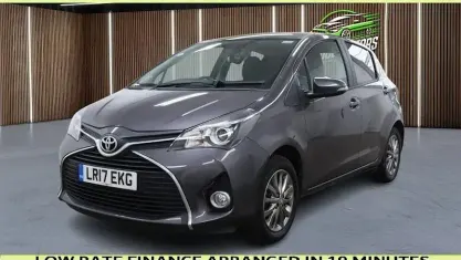 Used Toyota Yaris 99 HP (72 kW) 2016 Grey Hatchback