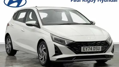 Used Hyundai i20 Advanced 101 HP (74 kW) 2024 White Hatchback